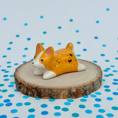 Corgi with Yellow Gold Hearts